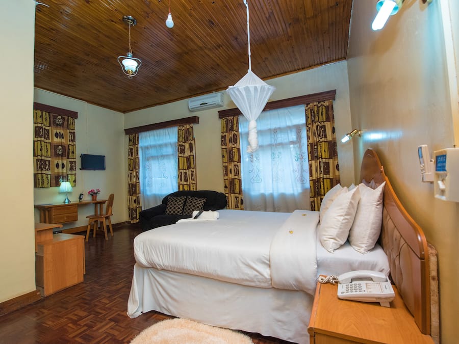 In-room safe, individually furnished, desk, soundproofing