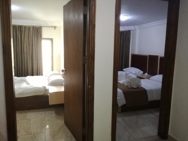 Individuell dekoriert, individuell eingerichtet, Verdunkelungsvorhänge