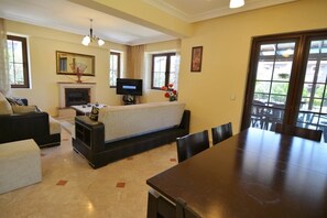 Villa | Coin séjour | Télévision LCD