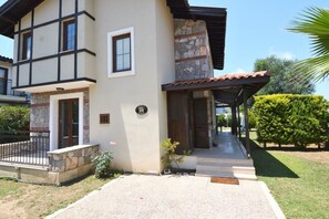 Entrée de l’hébergement