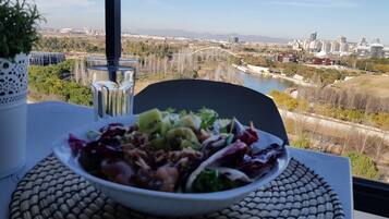 Appartement, 3 slaapkamers, balkon, uitzicht op park | Uitzicht op de stad