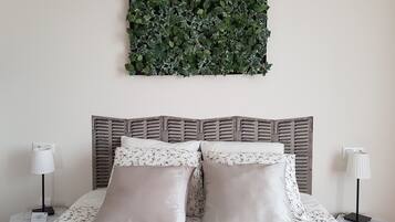 Apartamento, 3 habitaciones, balcón, vistas al parque | 3 dormitorios, edredones de plumas, cortinas opacas