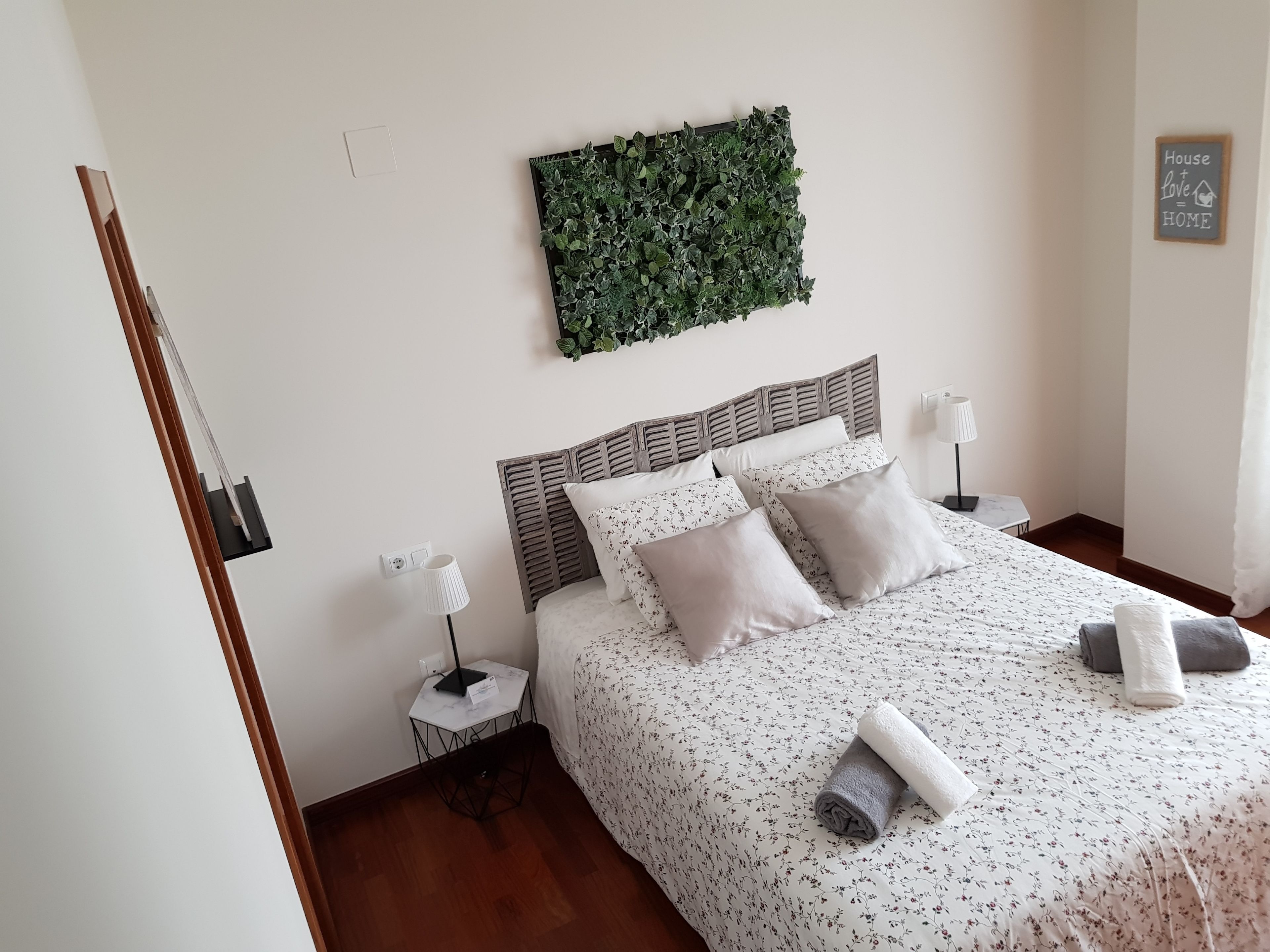 Appartement, 3 slaapkamers, balkon, uitzicht op park | 3 slaapkamers, donzen dekbedden, verduisterende gordijnen