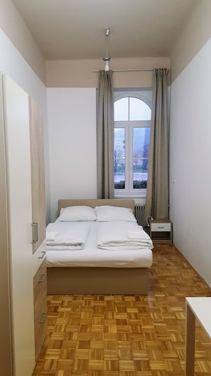 Iron/ironing board, free WiFi - C - Punkt Hostel (Ljubljana)
