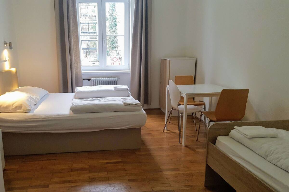 Doppelzimmer | Bügeleisen/Bügelbrett, kostenloses WLAN