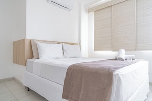 Basic Double Room, 1 Double Bed, Non Smoking | Premium bedding, minibar, desk, blackout drapes - Pousada Areia do Forte (Cabo Frio)