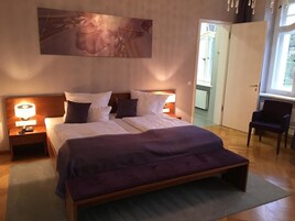 Habitación doble, vistas al jardín | Servicio de la habitación