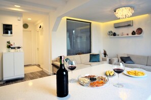 Villa | Wohnbereich | LCD-Fernseher