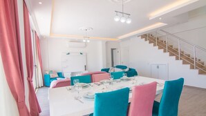 Villa | Spisning på værelset