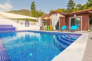 Private pool