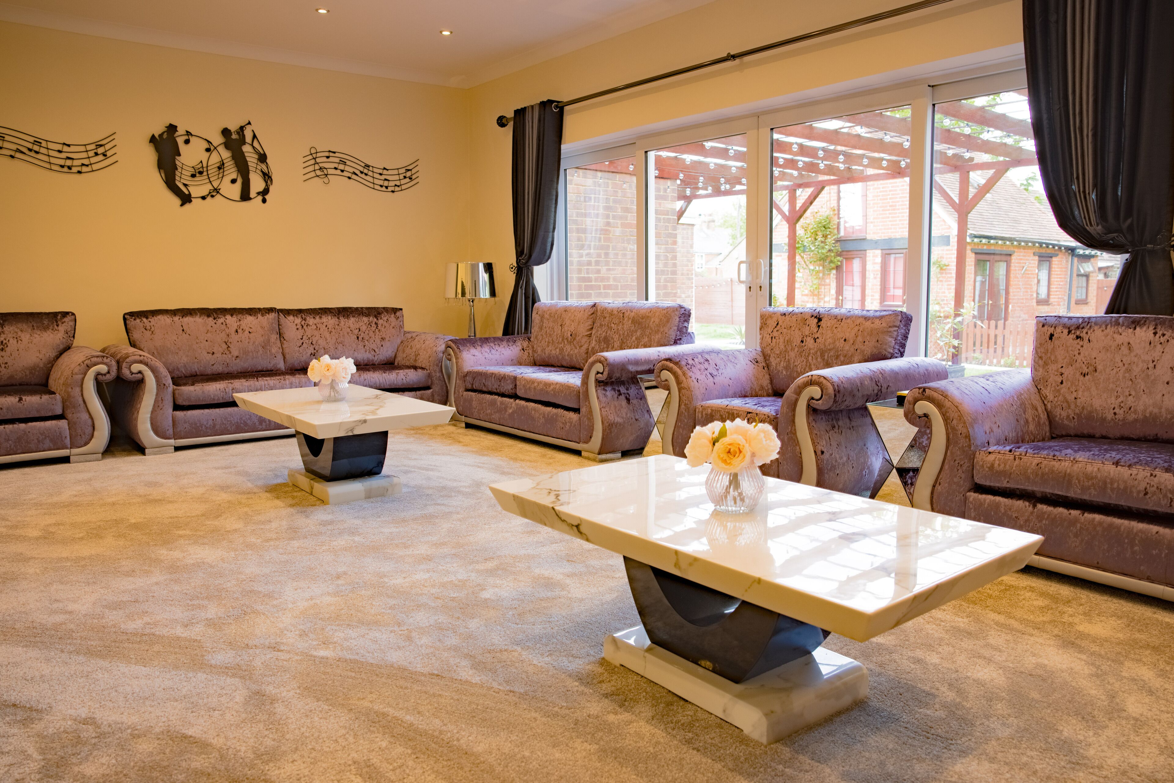 flat-screen tv, dvd player