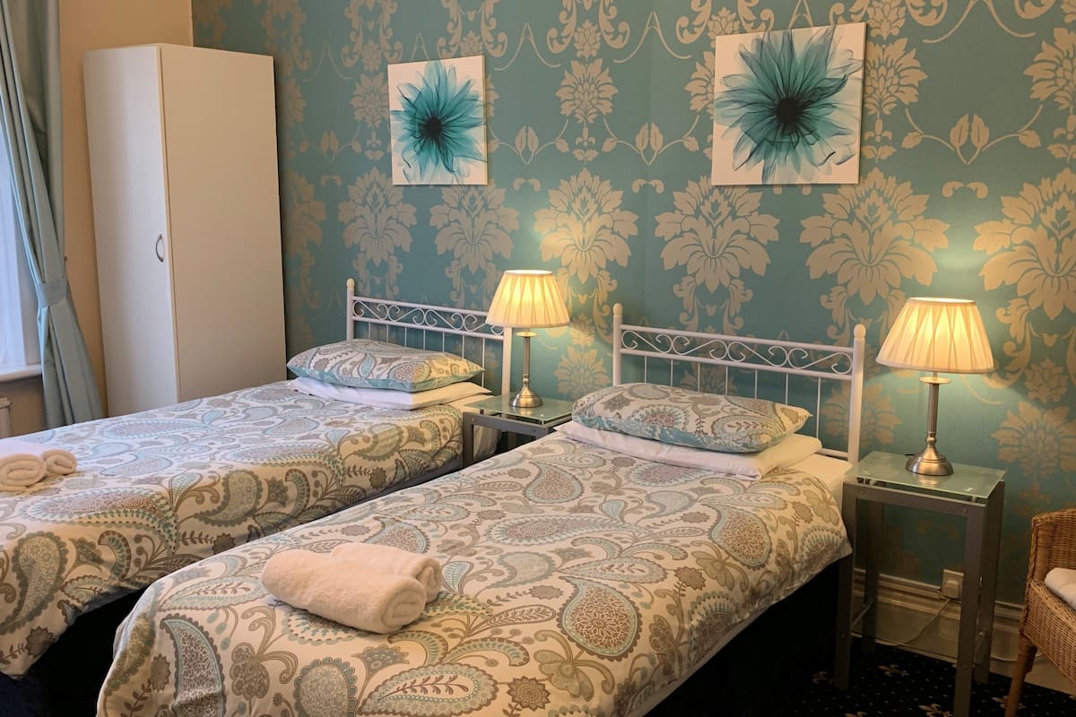 standard twin room | blackout curtains, iron/ironing board, free wifi, bed sheets