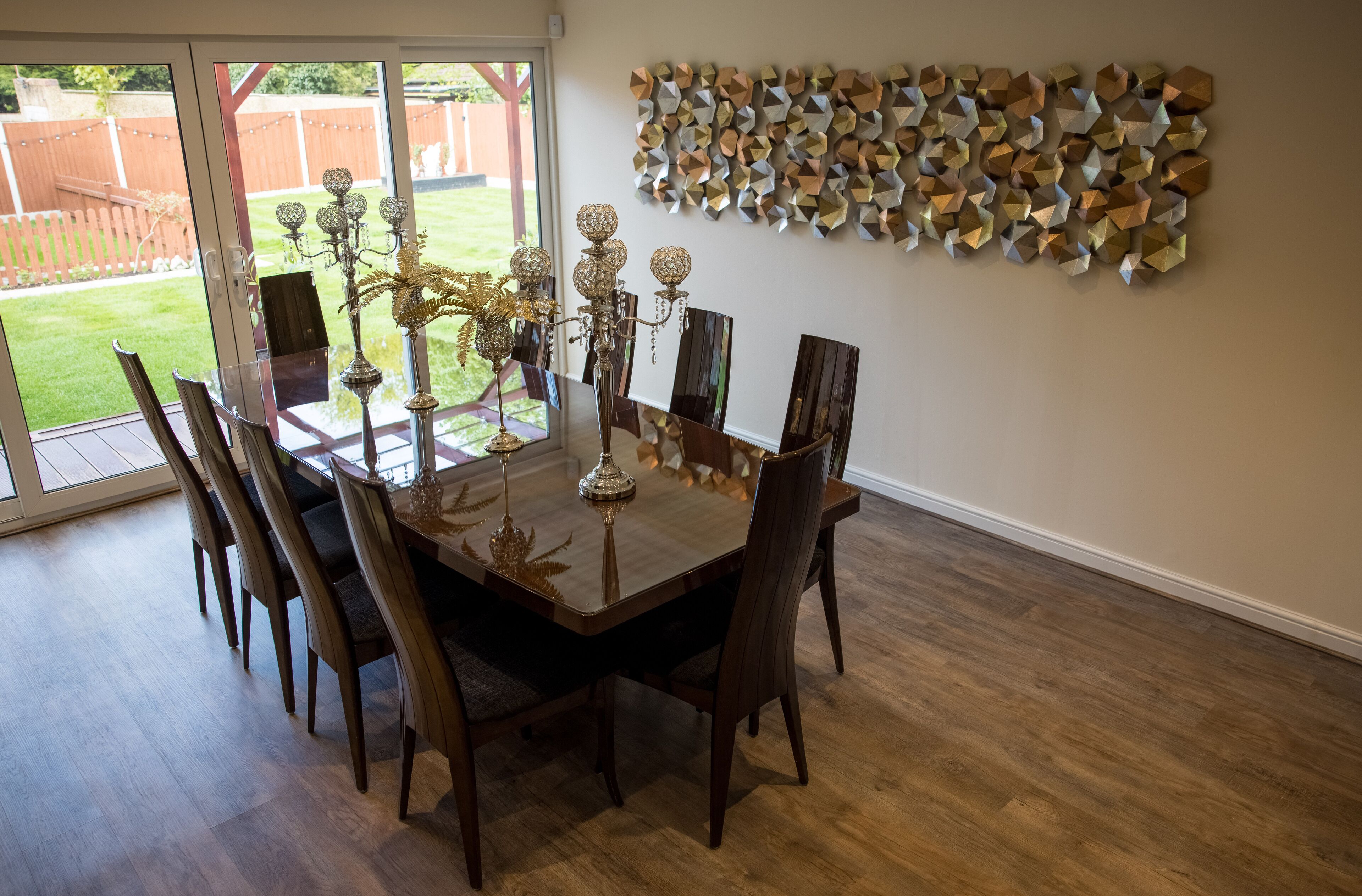 daily cooked-to-order breakfast for a fee