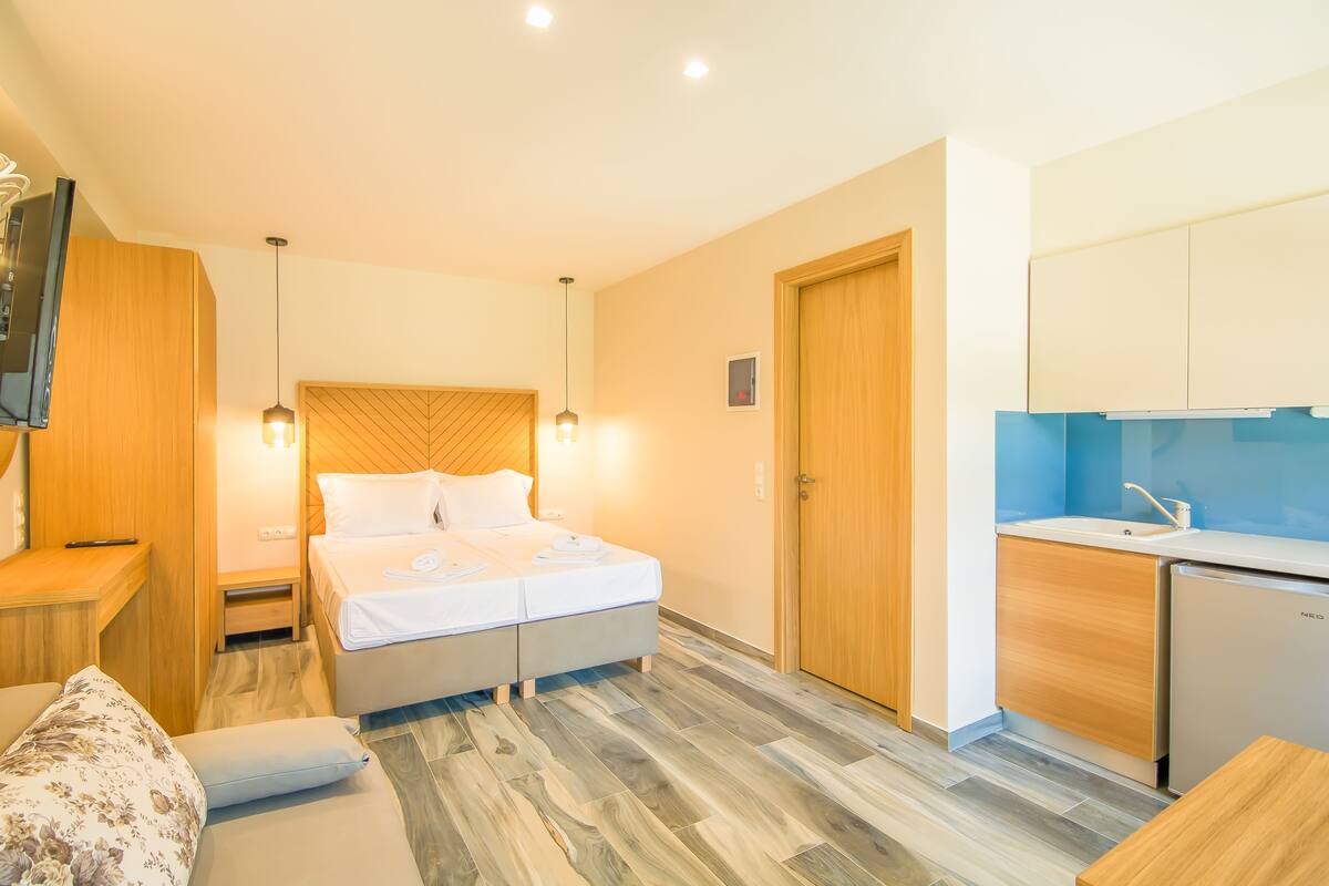 1 bedroom, in-room safe, soundproofing, free WiFi