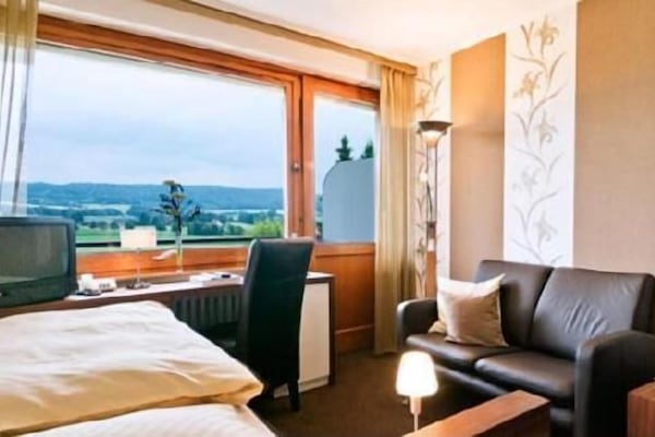 Single Room, 1 Twin Bed, Non Smoking | Free cribs/infant beds, rollaway beds, free WiFi, bed sheets