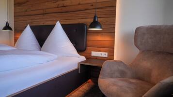 Doppelzimmer, 1 Doppelbett, Nichtraucher | Kostenlose Babybetten, Zustellbetten, kostenloses WLAN, Bettwäsche