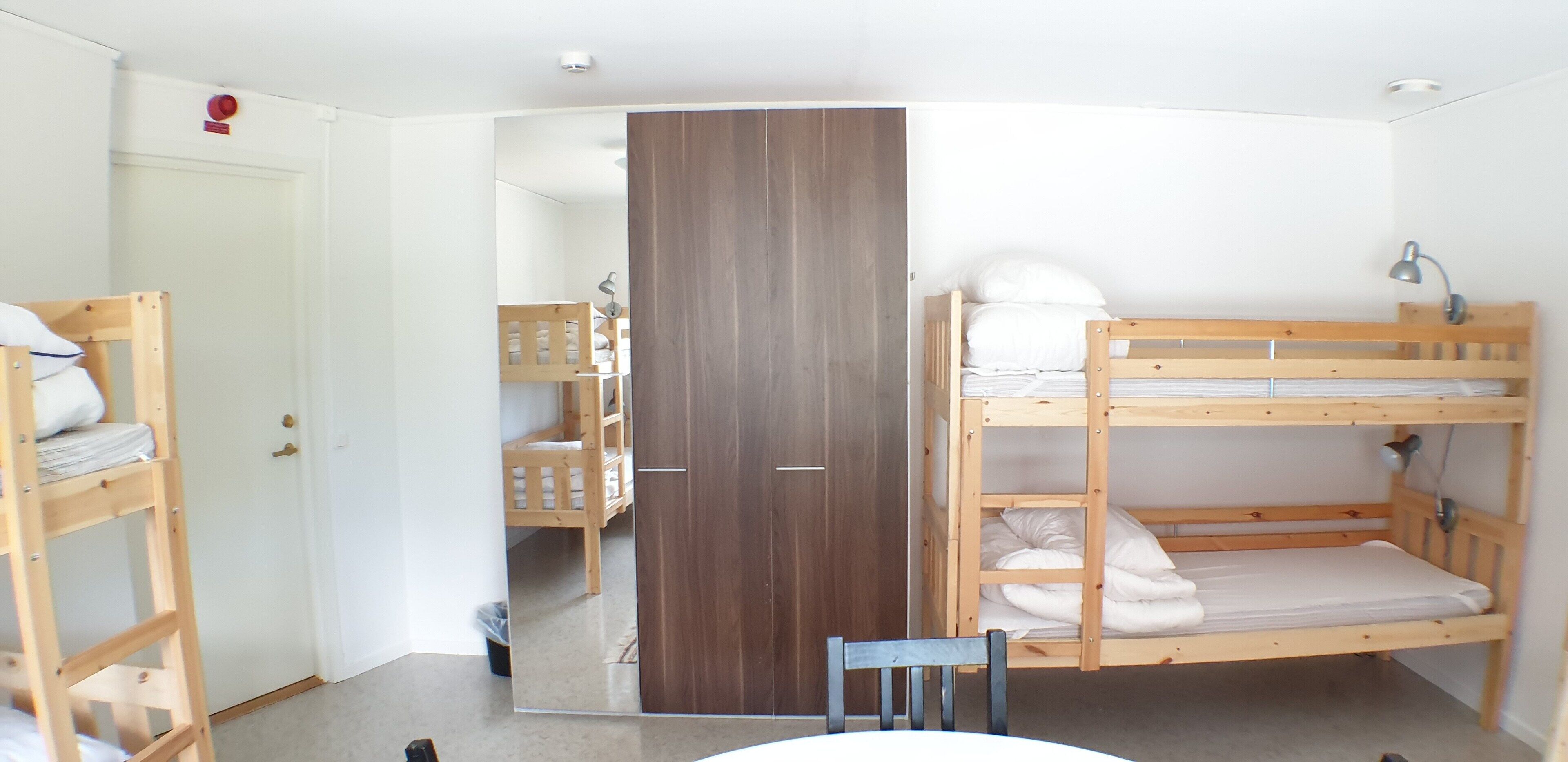 Economy-rum - flera sängar - delat badrum (Sänglinne Exkluderat) | Gratis wi-fi