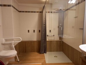 Studio | Bathroom | Shower - Village Cévéo Les Angeliers Valmeinier (Valmeinier)