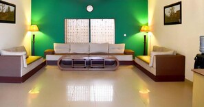 Living room - THE FIRST HOTEL MULTAN (Multan)