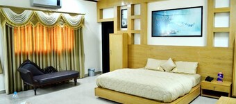 THE FIRST HOTEL MULTAN