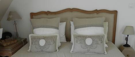 Double Room (Sable 1er étage) | Individually decorated, individually furnished, blackout drapes