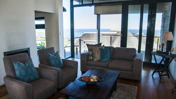 3 bedrooms, iron/ironing board, free cots/infant beds, WiFi