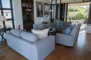 Living room - 10 Martingale (Knysna)