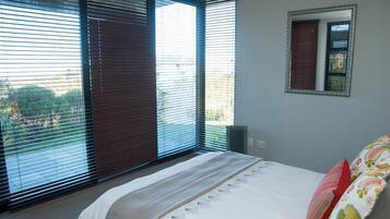 Deluxe House, 3 Bedrooms | 3 bedrooms, iron/ironing board, free cots/infant beds, WiFi