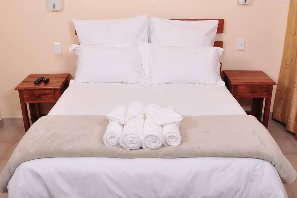 Habitació doble Deluxe, 1 llit doble, no fumadors, vistes al jardí | Wifi gratuïta i roba de llit 