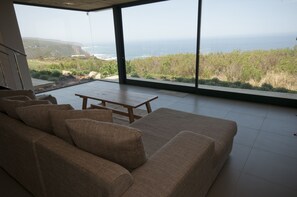 华丽独立别墅, 5 间卧室 | 客厅 | 平板电视、壁炉