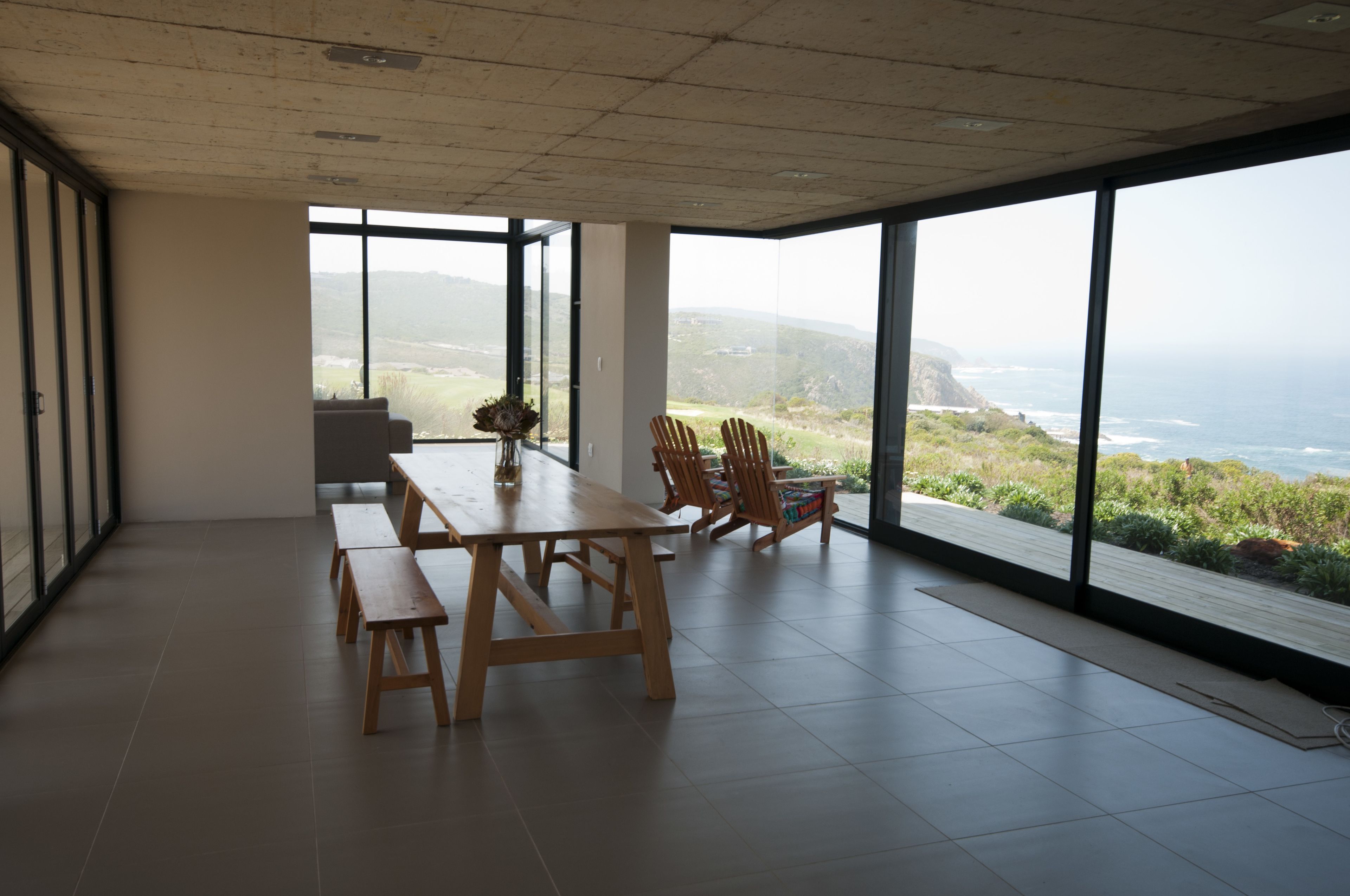 Deluxe House, 5 Bedrooms | In-room dining