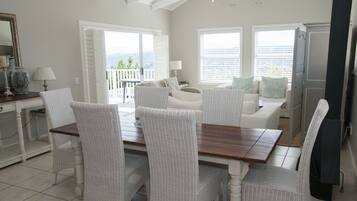 Nhà, 3 phòng ngủ | Khu vực ăn uống tại phòng