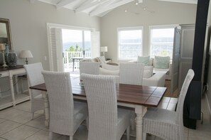 House, 3 Bedrooms | In-room dining