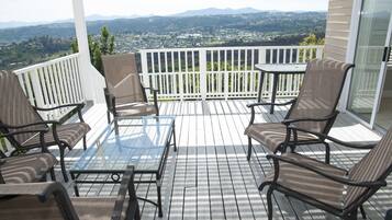 Nhà, 3 phòng ngủ | Ban công