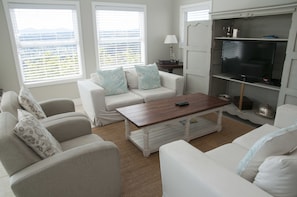 House, 3 Bedrooms | Living room - 3 Nantucket (Knysna)