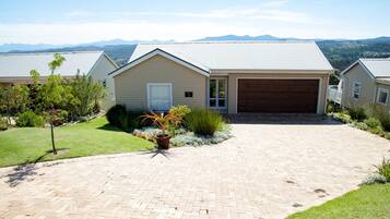 Nhà, 3 phòng ngủ | Ngoại thất