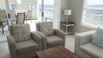 Rumah, 3 kamar tidur | Ruang keluarga | TV layar datar