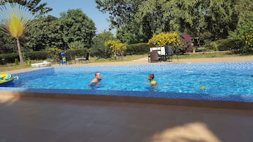 Outdoor pool, pool loungers