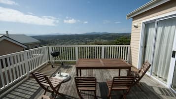 House, 3 Bedrooms | Balcony