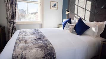 Standard Room | Peralatan tempat tidur premium, seterika/papan seterika, Wi-fi percuma