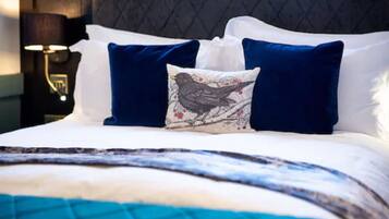 Classic Double Room | Peralatan tempat tidur premium, seterika/papan seterika, Wi-fi percuma