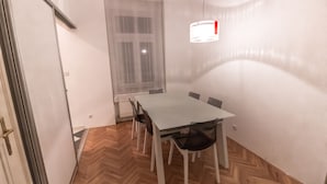 Departamento, 3 habitaciones | Área de sala de estar