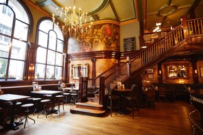 Bar (on property) - Counting House (London)