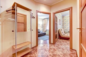 Iron/ironing board, free WiFi, bed sheets