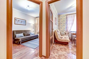 Iron/ironing board, free WiFi, bed sheets