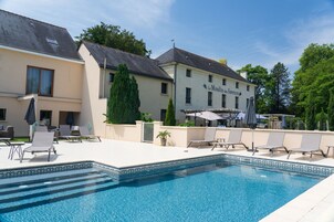 Piscina externa sazonal