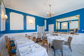 Daily buffet breakfast (EUR 14 per person)