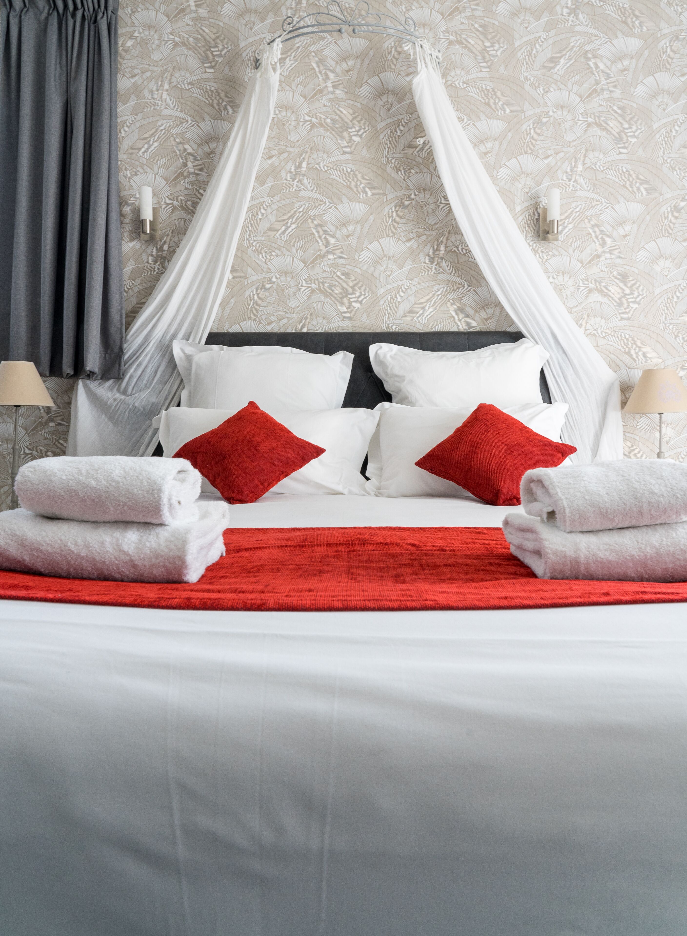 Bureau, rideaux occultants, fer et planche à repasser, Wi-Fi gratuit