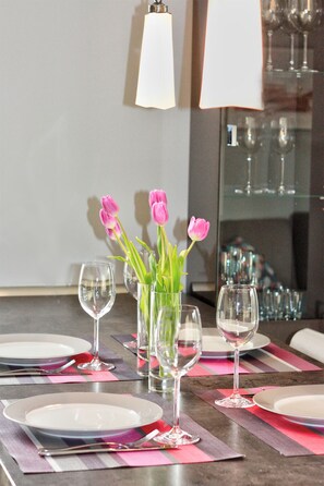 Apartment, 2 Bedrooms | 2 bedrooms, individually decorated, desk, travel crib - Carolin Dangast (Varel)