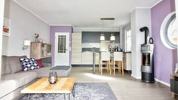 Apartment, 2 Bedrooms | Living room | Flat-screen TV, fireplace, Netflix, DVD player